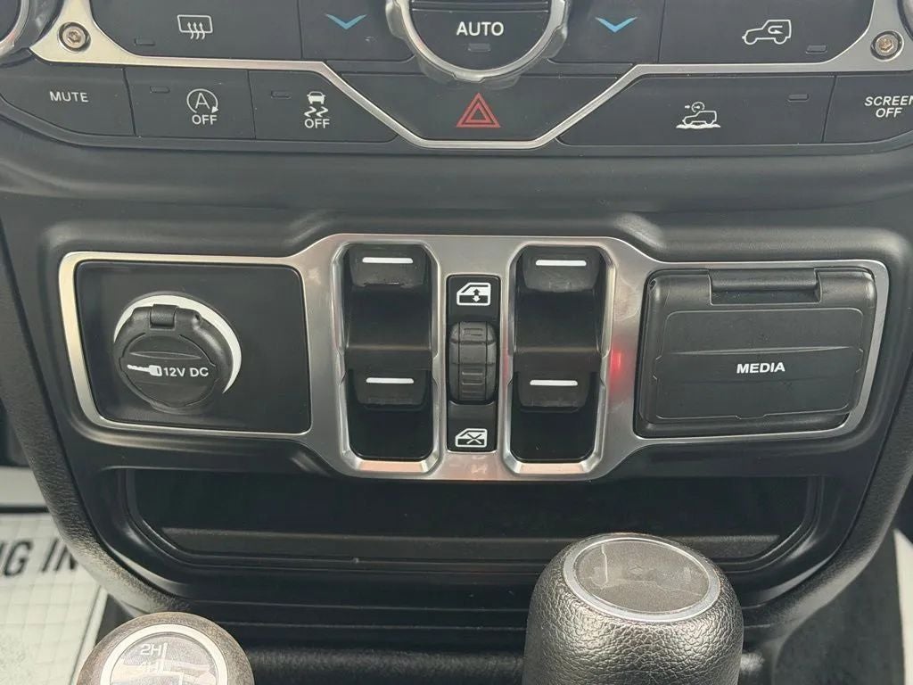 2023 Jeep Wrangler 4-Door Sahara