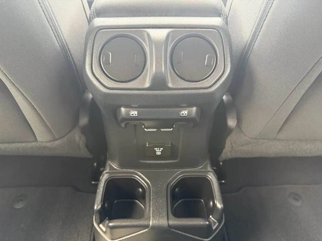 2023 Jeep Wrangler 4-Door Sahara