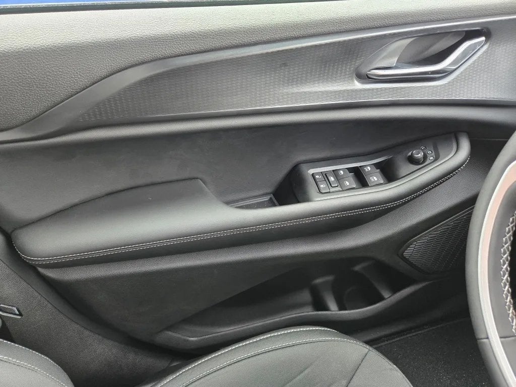 2025 Jeep Grand Cherokee GRAND CHEROKEE L LAREDO 4X4