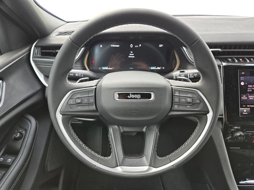 2025 Jeep Grand Cherokee GRAND CHEROKEE L LAREDO 4X4