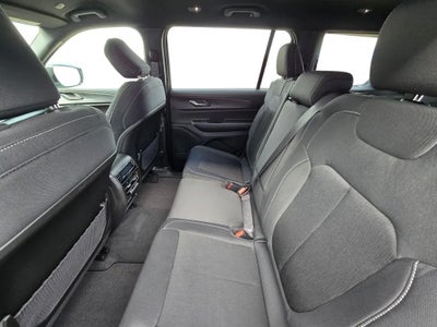 2025 Jeep Grand Cherokee GRAND CHEROKEE L LAREDO 4X4