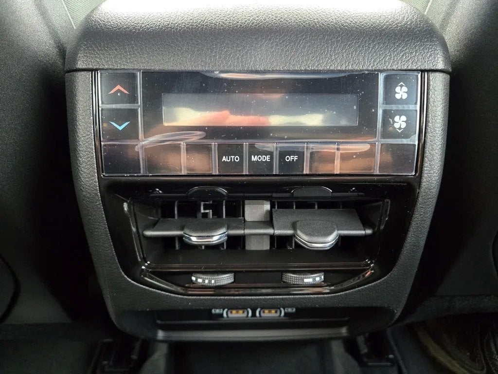 2025 Jeep Grand Cherokee GRAND CHEROKEE L LAREDO 4X4