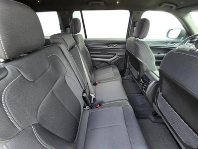 2025 Jeep Grand Cherokee GRAND CHEROKEE L LAREDO 4X4