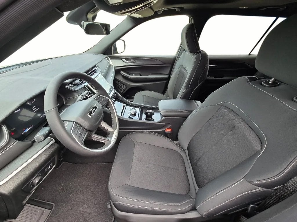 2025 Jeep Grand Cherokee GRAND CHEROKEE L LAREDO X 4X4