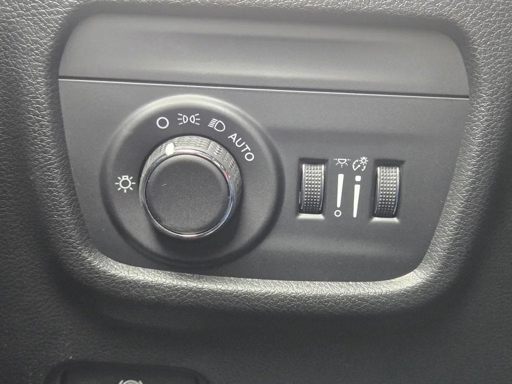 2025 Jeep Grand Cherokee GRAND CHEROKEE L LAREDO X 4X4