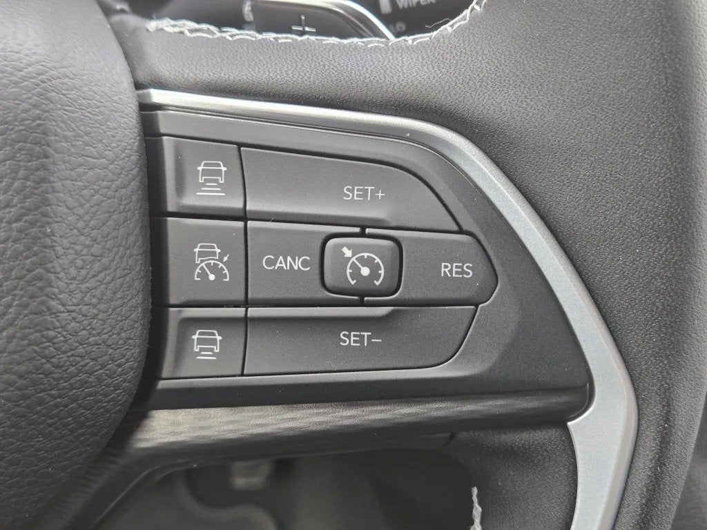 2025 Jeep Grand Cherokee GRAND CHEROKEE L LAREDO X 4X4