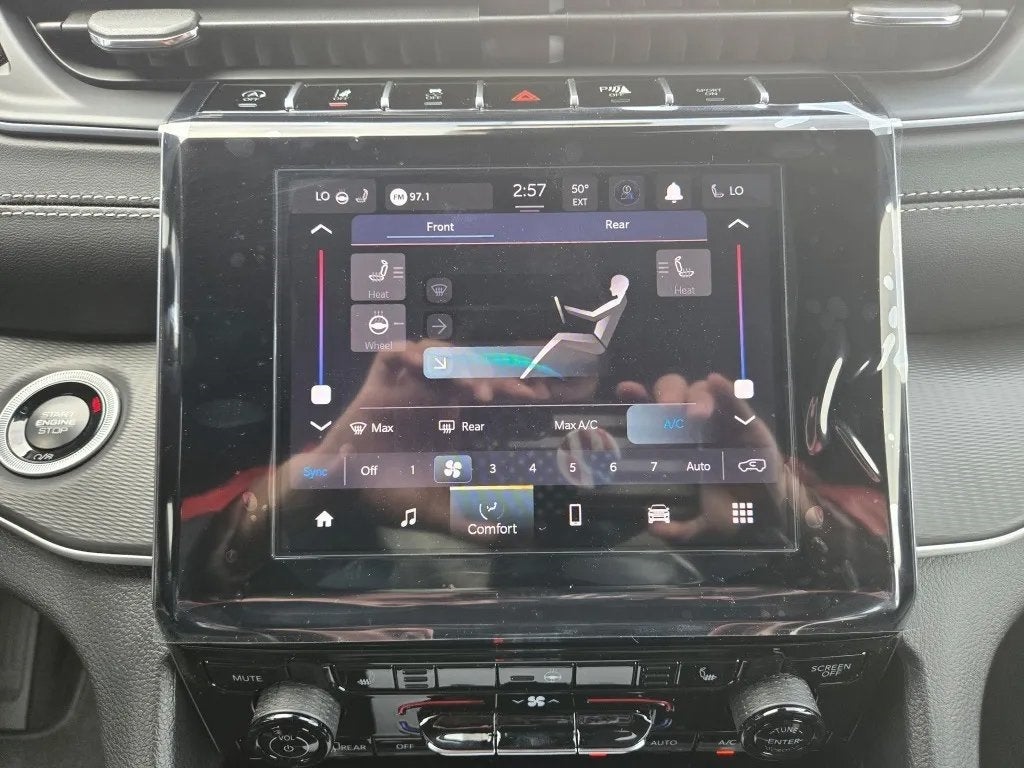 2025 Jeep Grand Cherokee GRAND CHEROKEE L LAREDO X 4X4