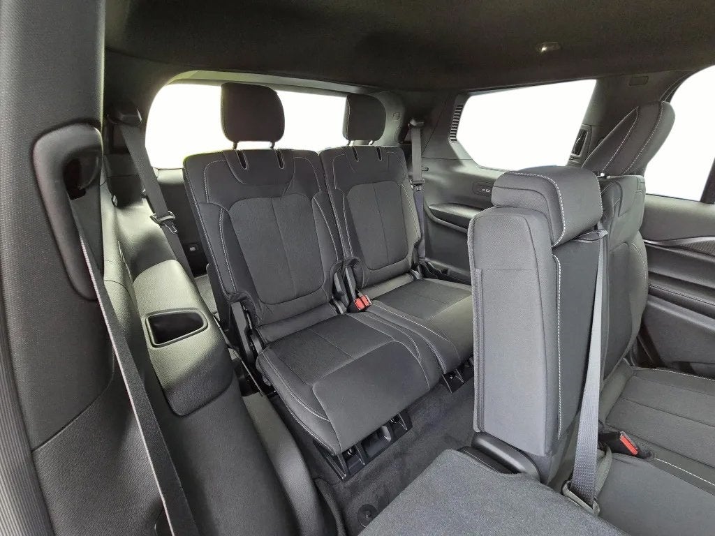 2025 Jeep Grand Cherokee GRAND CHEROKEE L LAREDO X 4X4