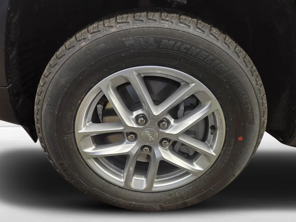 2025 Jeep Grand Cherokee GRAND CHEROKEE L LAREDO X 4X4