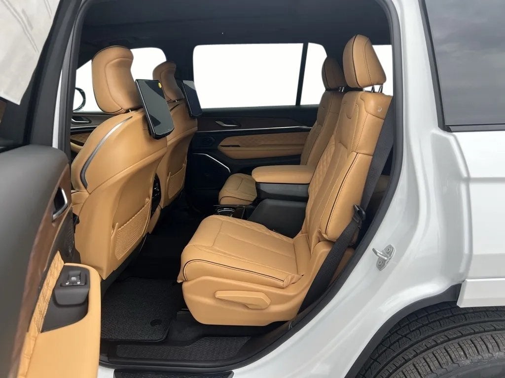 2025 Jeep Grand Cherokee GRAND CHEROKEE L SUMMIT 4X4