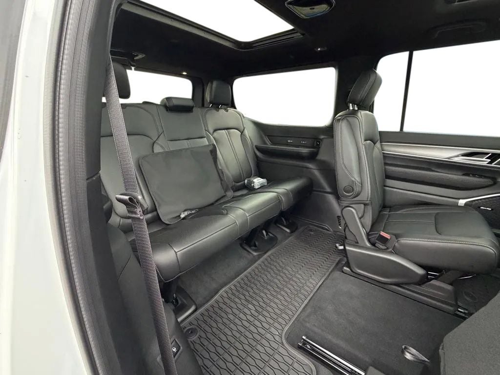 2026 Jeep Grand Wagoneer GRAND WAGONEER UPLAND 4X4