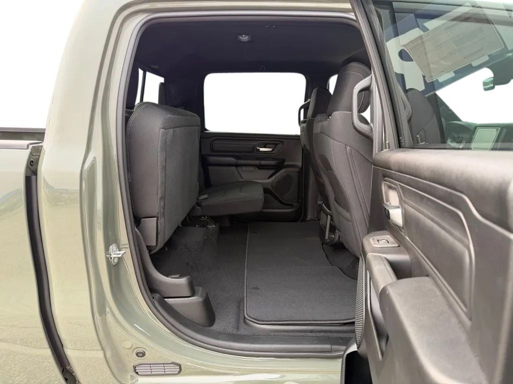 2026 RAM Ram 1500 RAM 1500 TRADESMAN CREW CAB 4X4 5'7' BOX