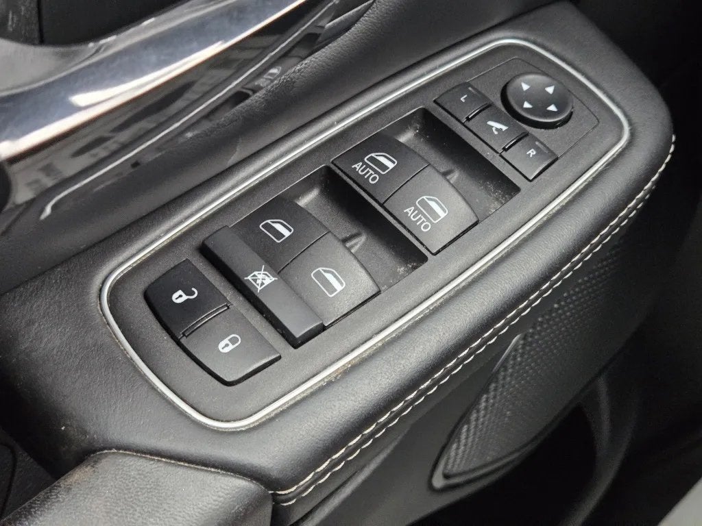 2023 RAM 1500 Limited Crew Cab 4x4 5'7' Box