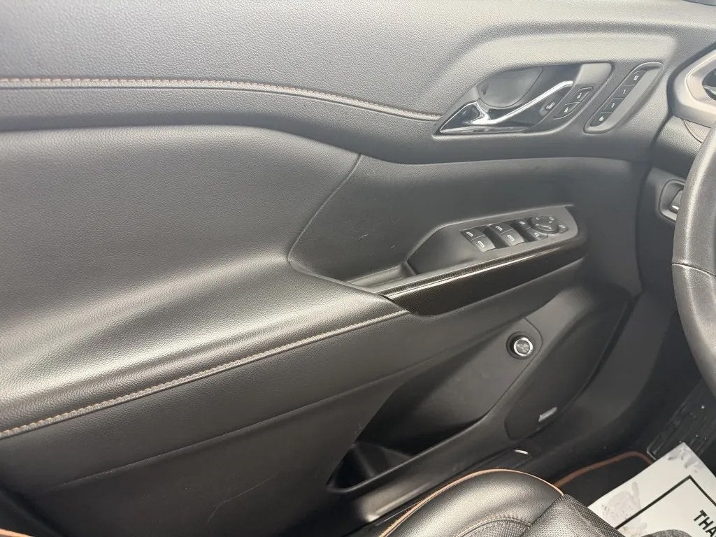 2022 GMC Acadia AWD AT4