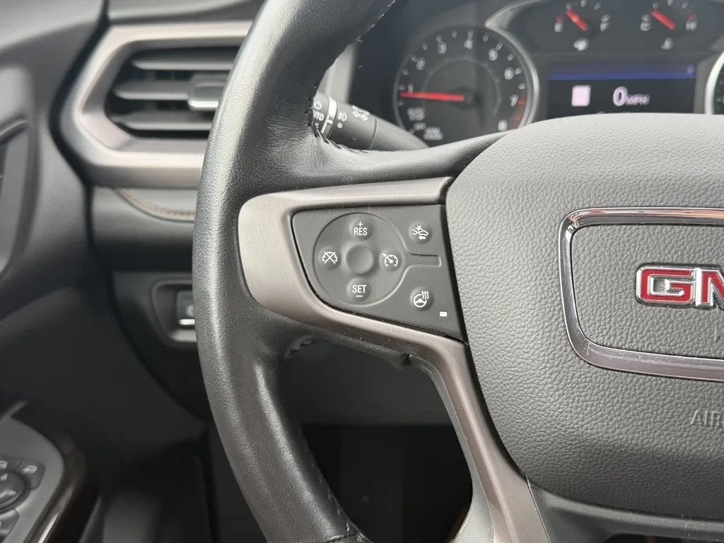 2022 GMC Acadia AWD AT4