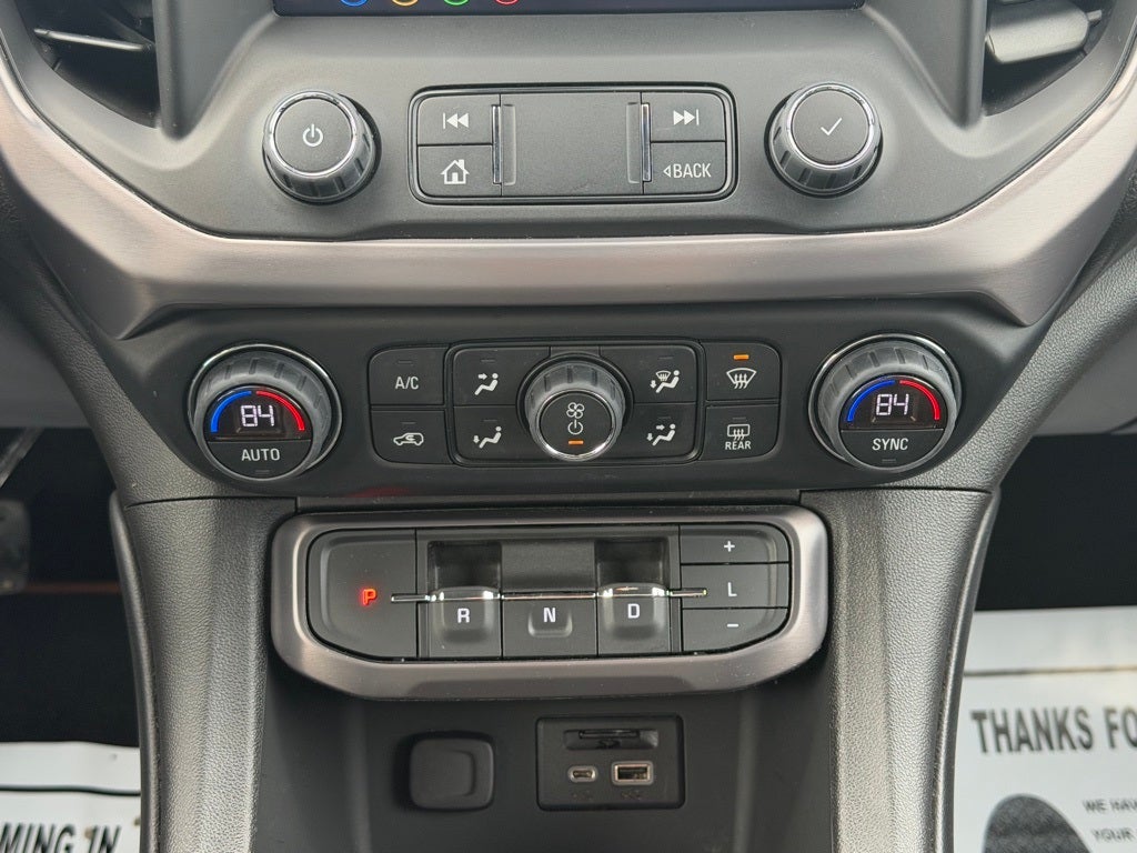 2022 GMC Acadia AWD AT4