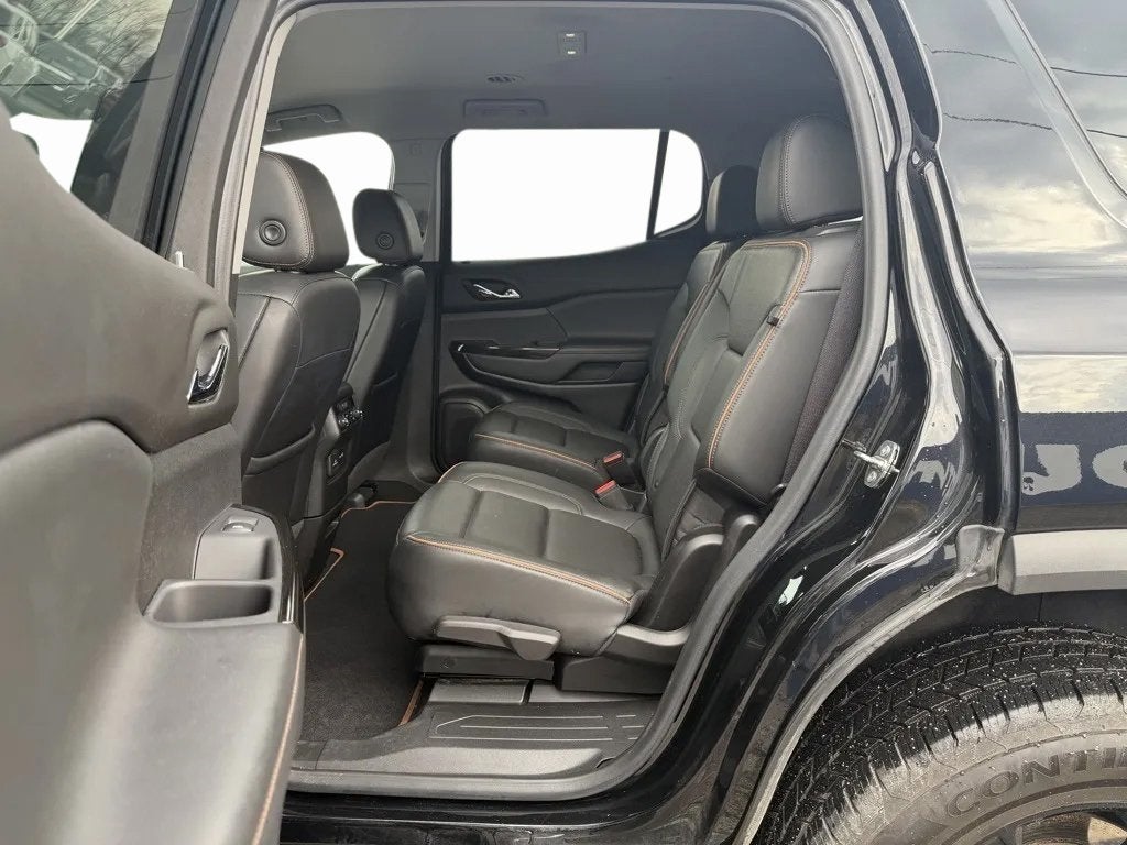 2022 GMC Acadia AWD AT4