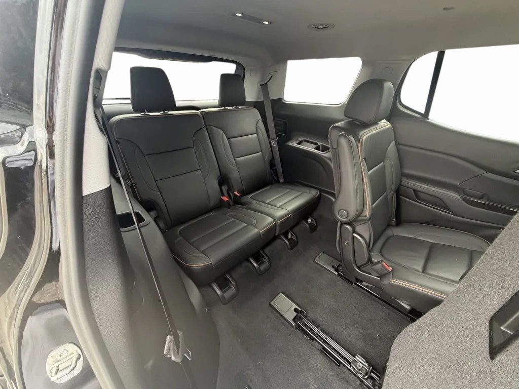 2022 GMC Acadia AWD AT4