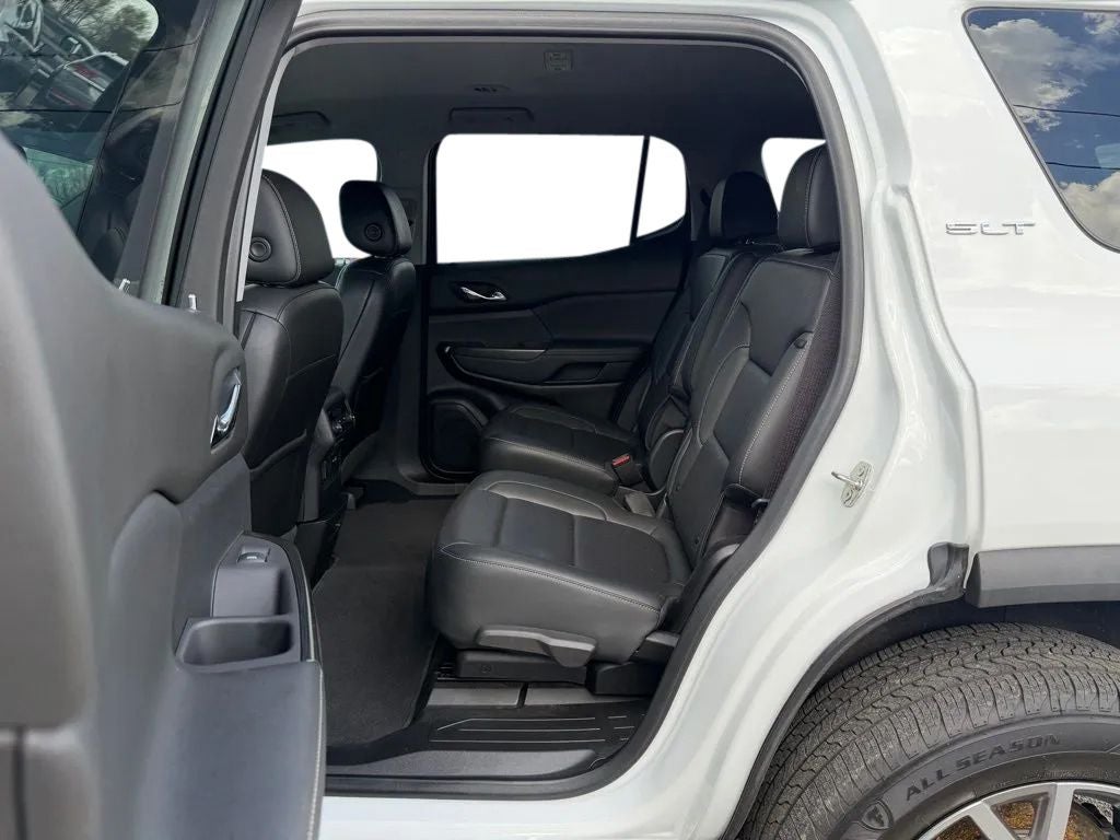 2022 GMC Acadia AWD SLT