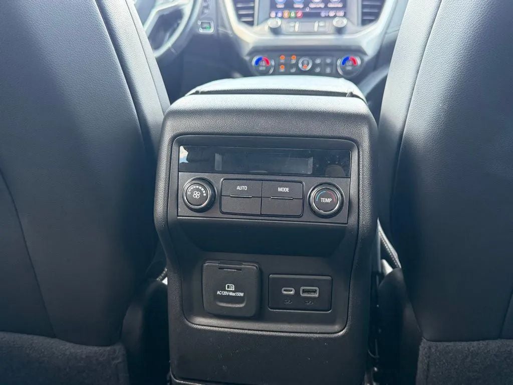 2022 GMC Acadia AWD SLT