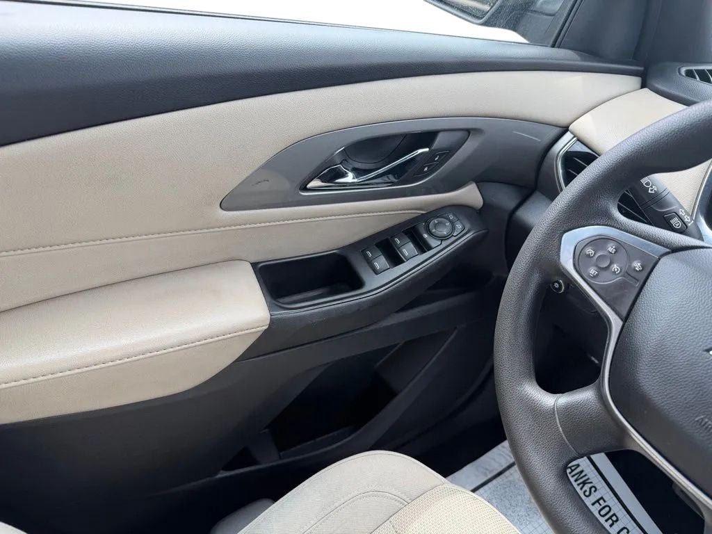 2023 Chevrolet Traverse FWD LS