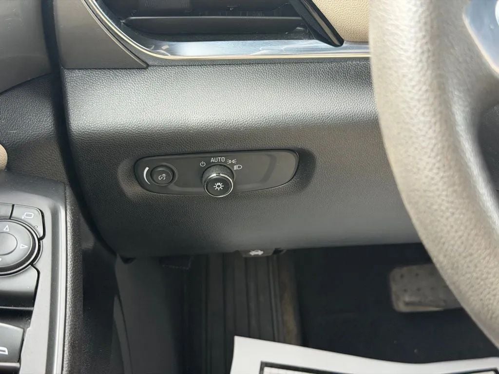 2023 Chevrolet Traverse FWD LS