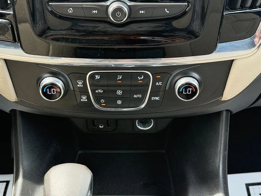 2023 Chevrolet Traverse FWD LS