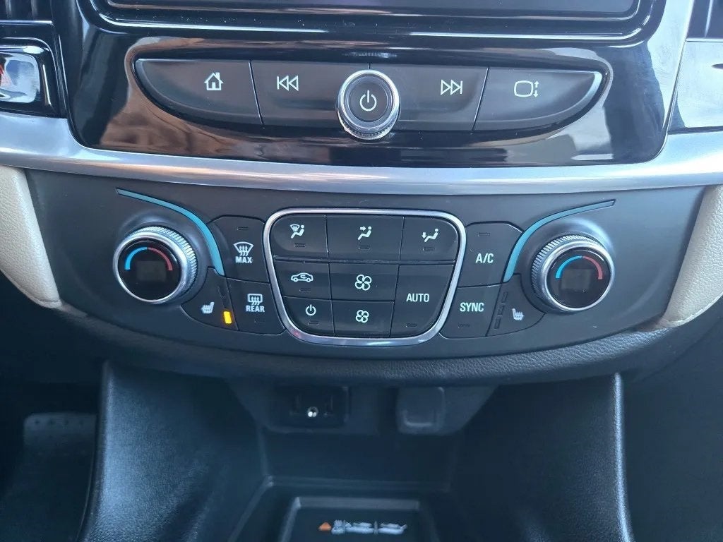 2022 Chevrolet Traverse FWD LT Cloth