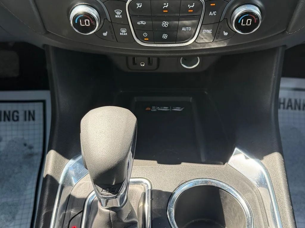 2022 Chevrolet Traverse LT Cloth