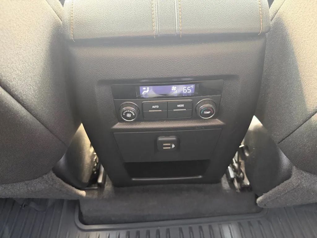 2020 Chevrolet Traverse AWD LT Cloth