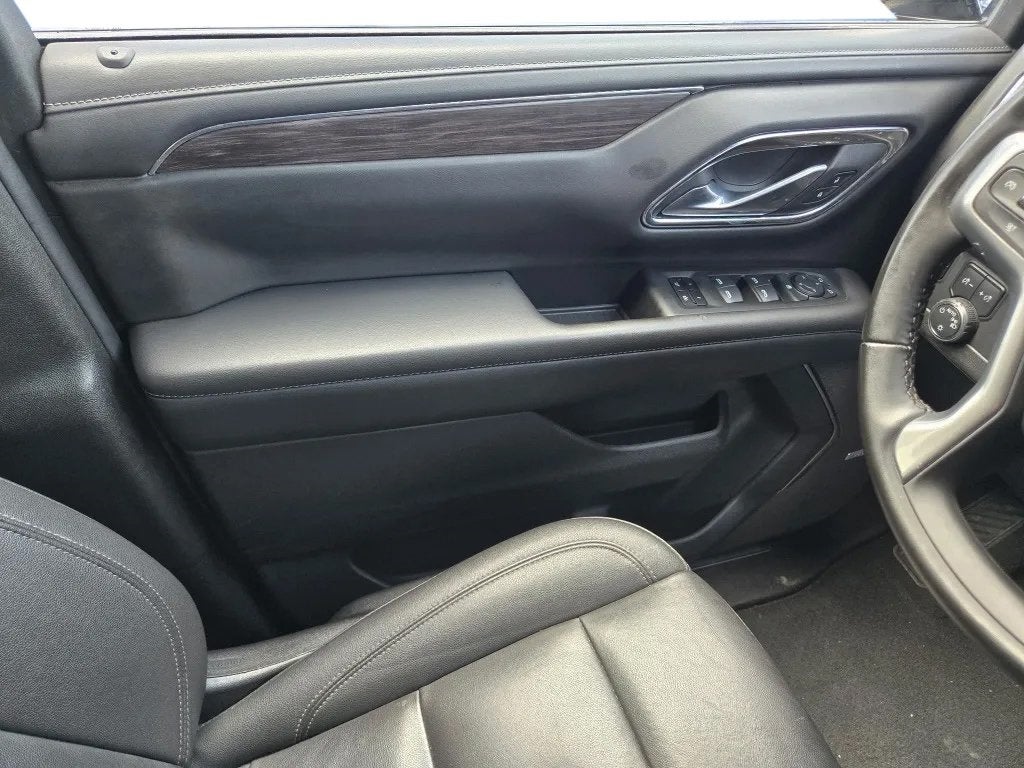 2024 Chevrolet Suburban 4WD LT