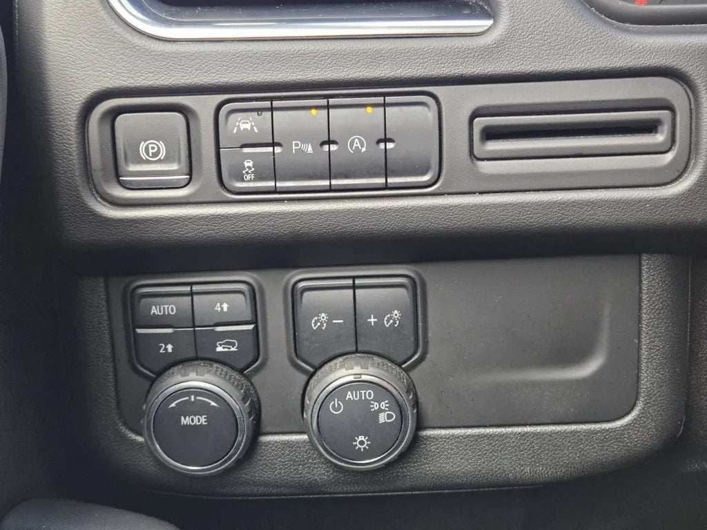 2024 Chevrolet Suburban 4WD LT