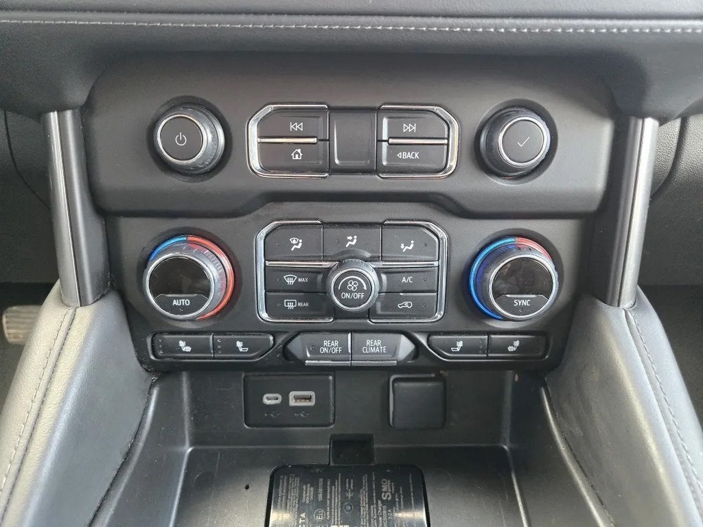 2024 Chevrolet Suburban 4WD LT