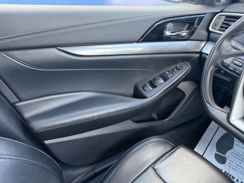 2023 Nissan Maxima SL