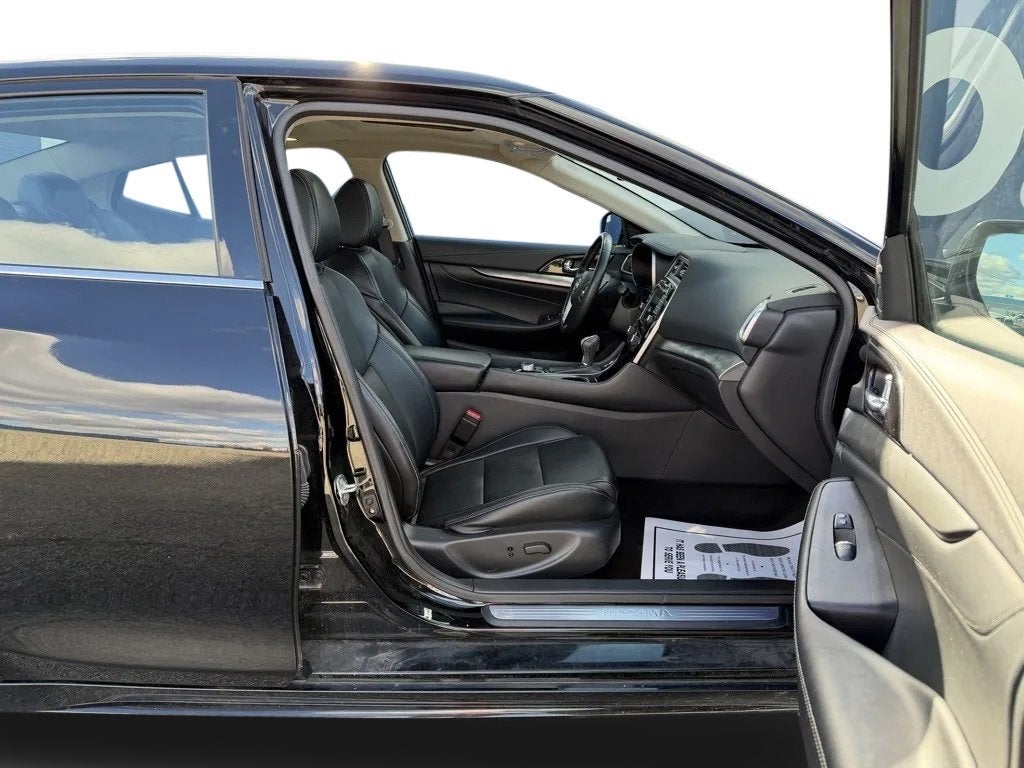 2023 Nissan Maxima SL