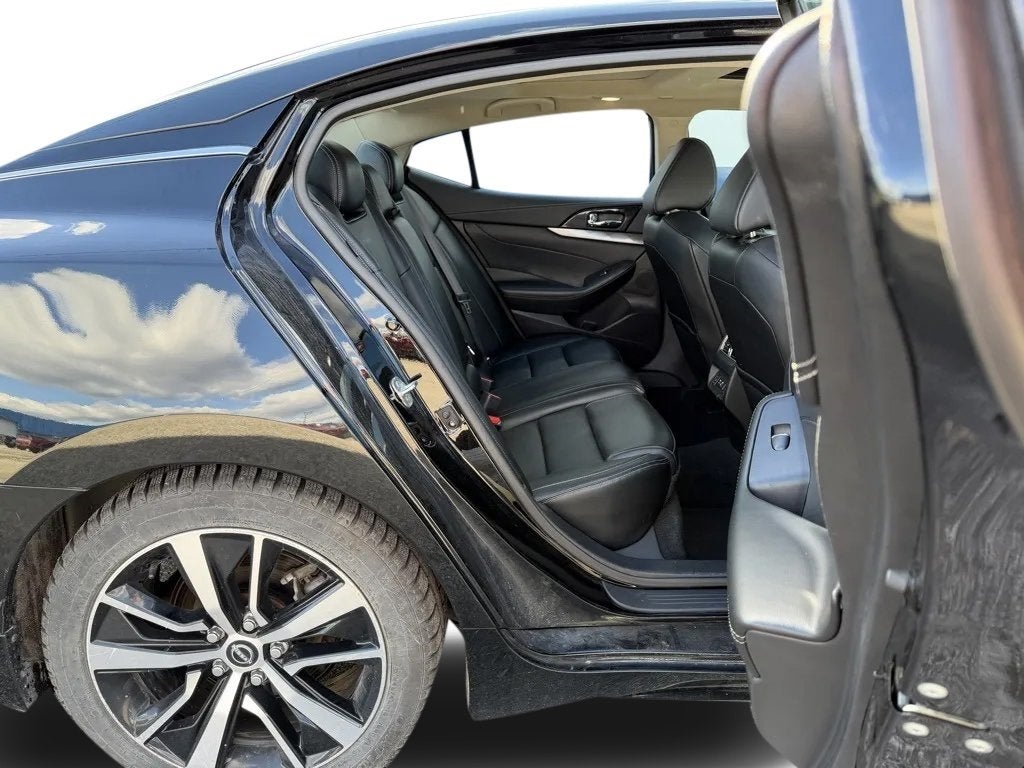 2023 Nissan Maxima SL