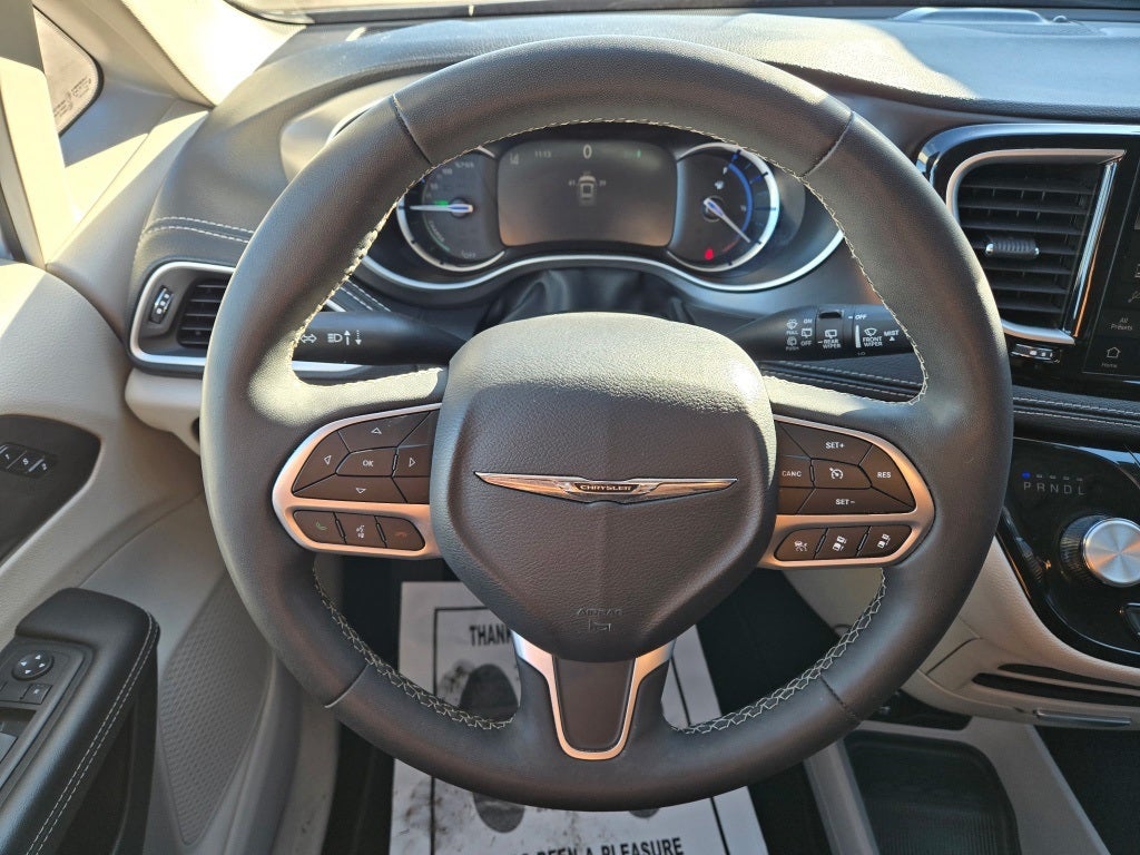 2024 Chrysler Pacifica Hybrid Select