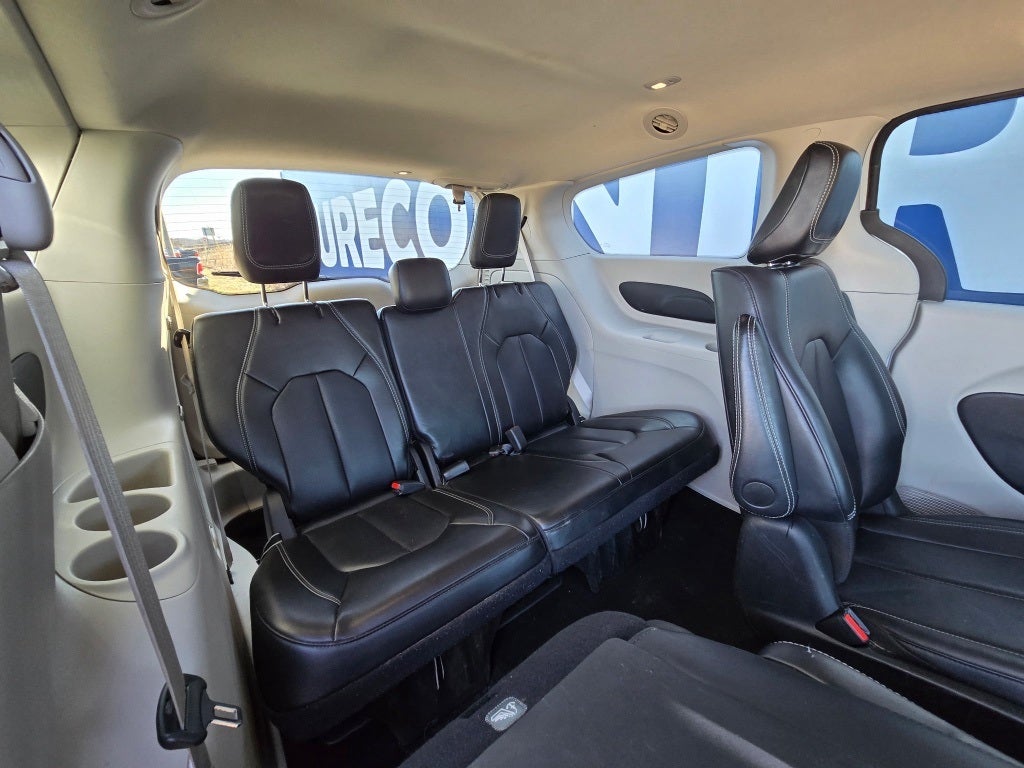 2024 Chrysler Pacifica Hybrid Select