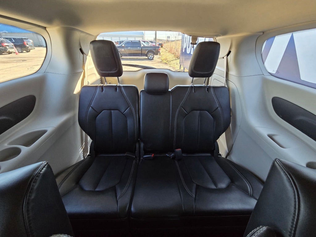 2024 Chrysler Pacifica Hybrid Select