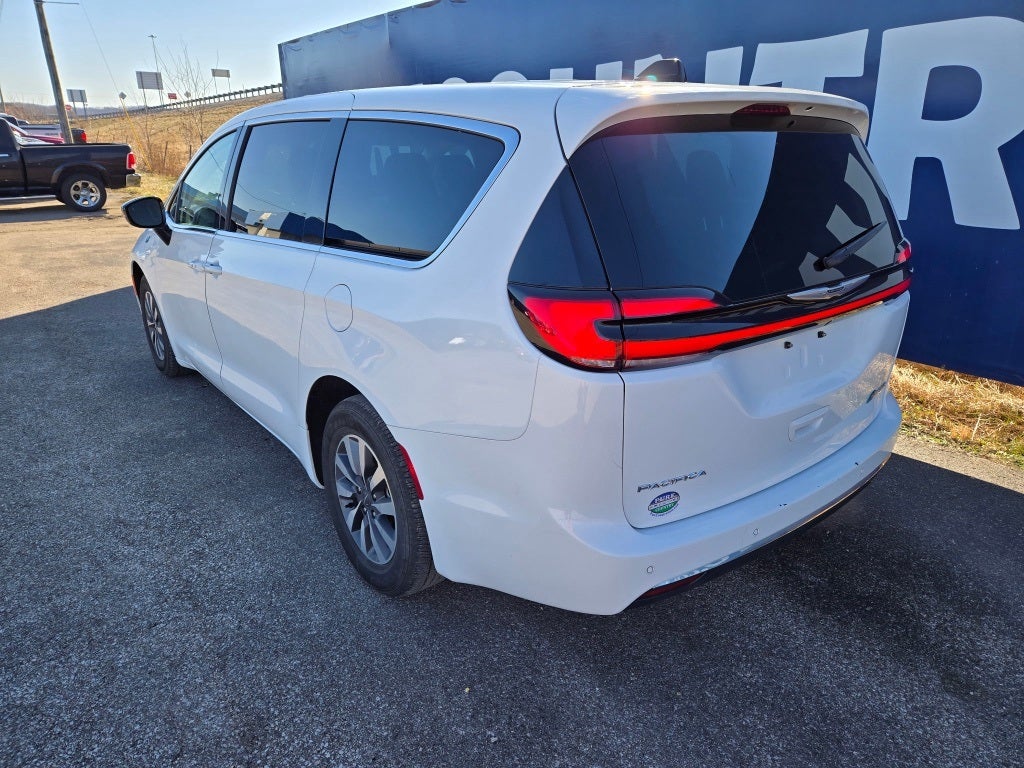 2024 Chrysler Pacifica Hybrid Select