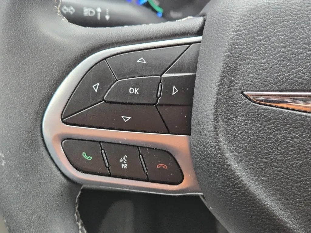2024 Chrysler Pacifica Hybrid Select