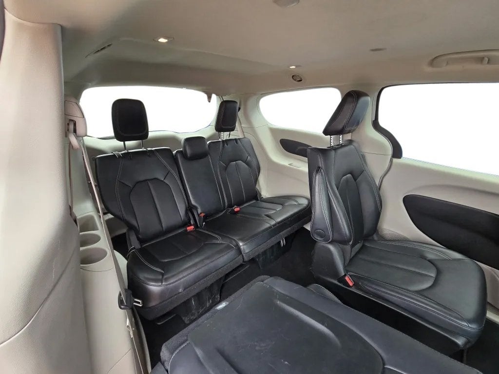 2024 Chrysler Pacifica Hybrid Select