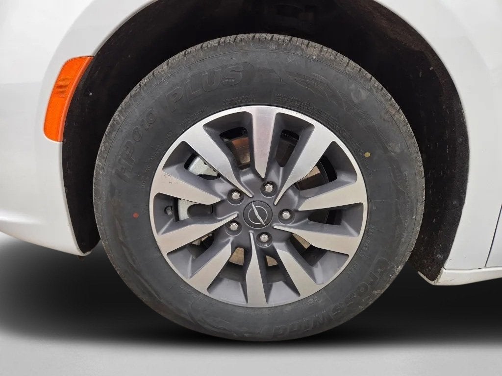 2024 Chrysler Pacifica Hybrid Select