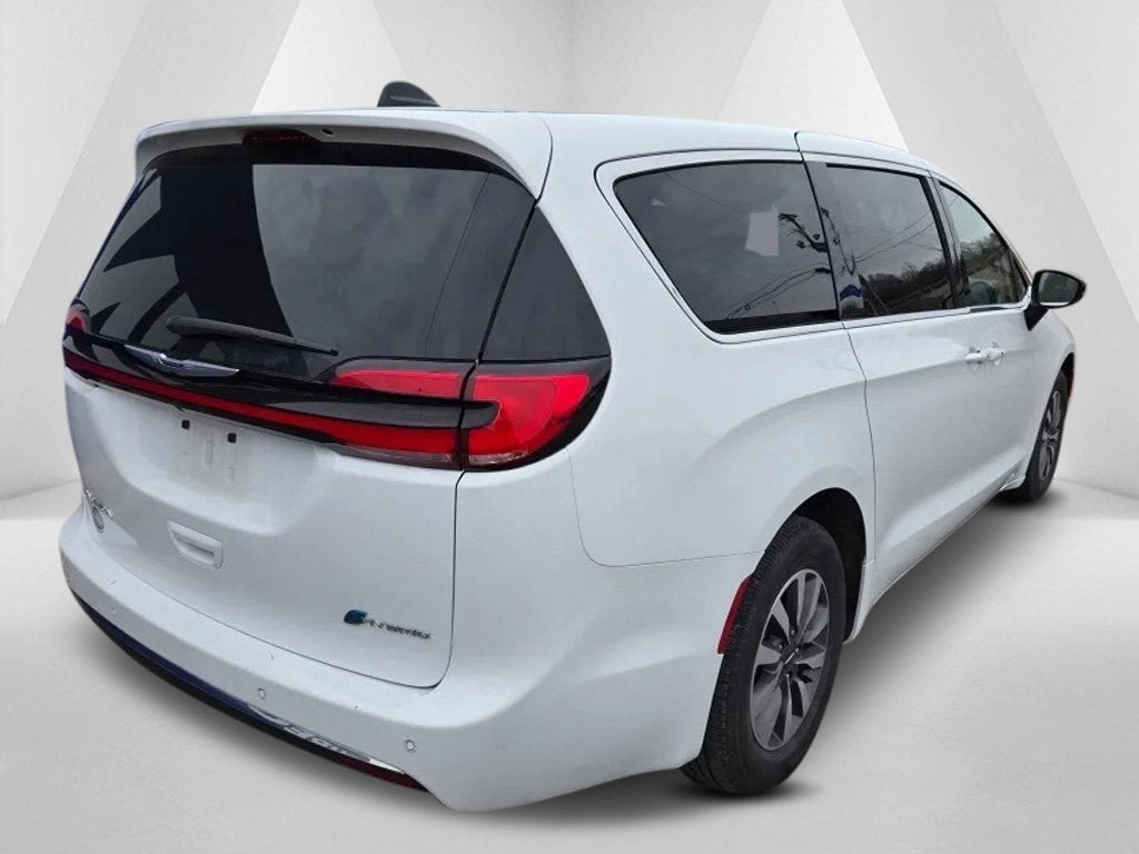 2024 Chrysler Pacifica Hybrid Select