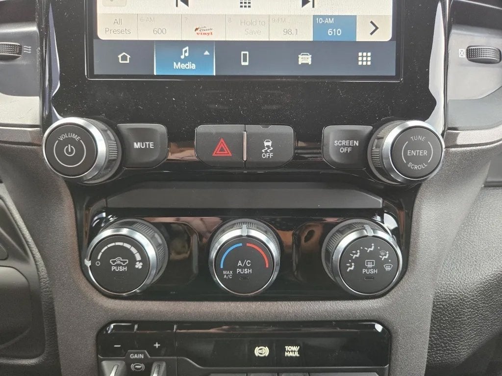 2026 RAM Ram 3500 RAM 3500 TRADESMAN CREW CAB 4X4 6'4' BOX