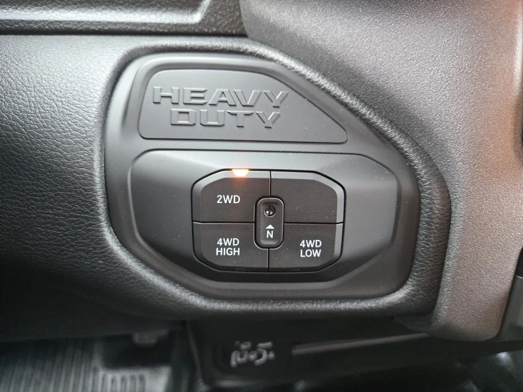 2026 RAM Ram 3500 RAM 3500 TRADESMAN CREW CAB 4X4 6'4' BOX