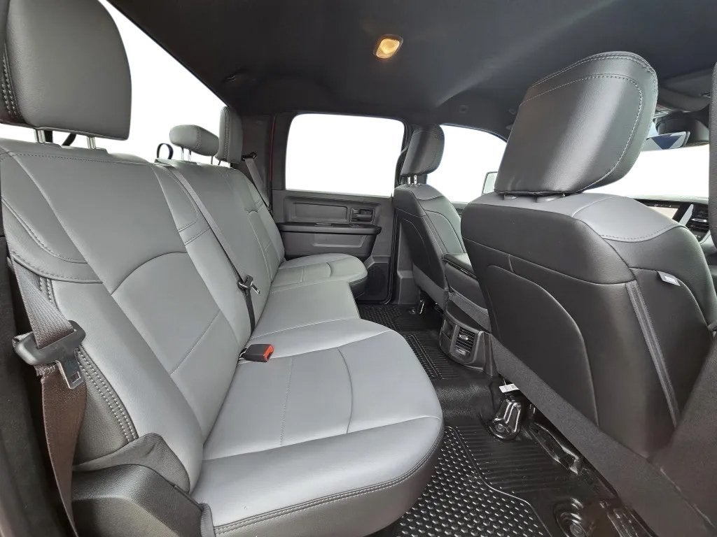 2026 RAM Ram 3500 RAM 3500 TRADESMAN CREW CAB 4X4 6'4' BOX