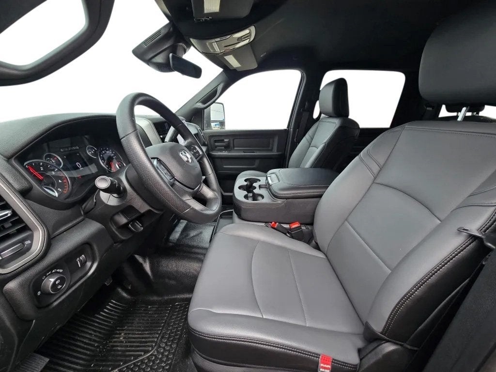 2026 RAM Ram 3500 RAM 3500 TRADESMAN CREW CAB 4X4 6'4' BOX