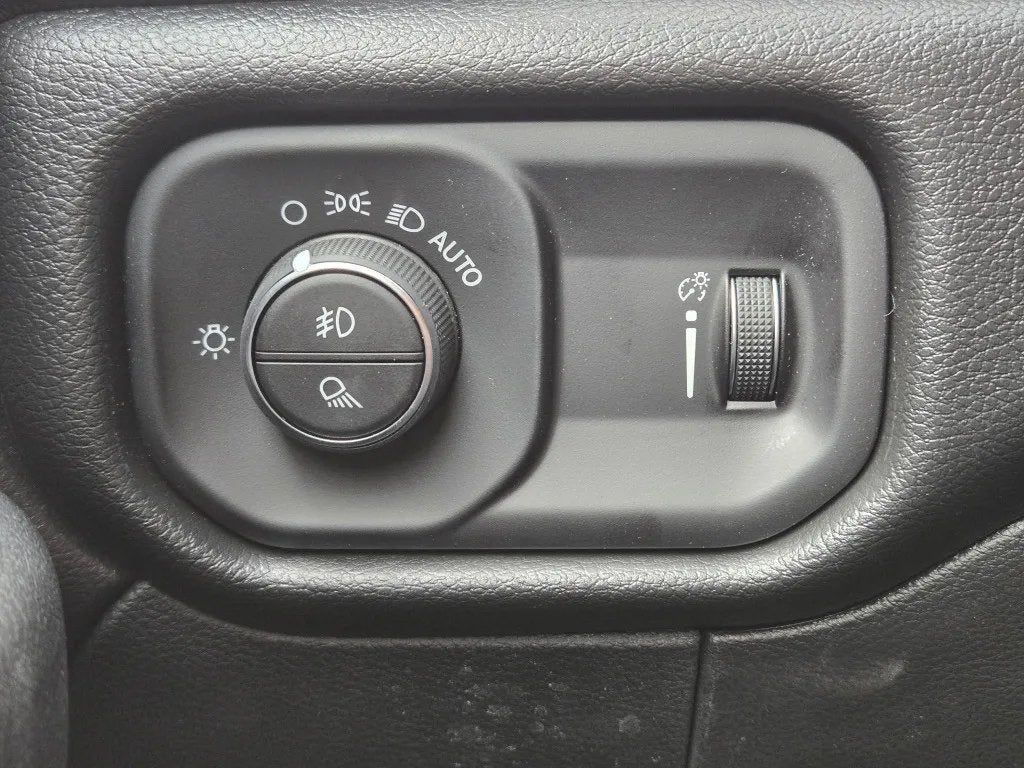 2026 RAM Ram 3500 RAM 3500 TRADESMAN CREW CAB 4X4 6'4' BOX