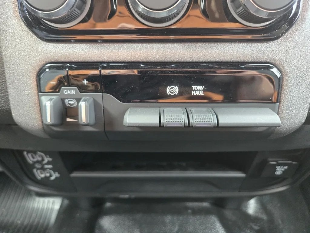 2026 RAM Ram 3500 RAM 3500 TRADESMAN CREW CAB 4X4 6'4' BOX